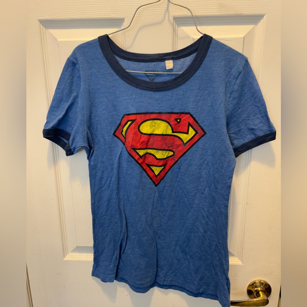 DC shirt medium